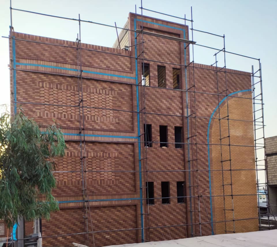 چگونه آجرکاری سنتی دمای داخلی ساختمان را متعادل میکند؟