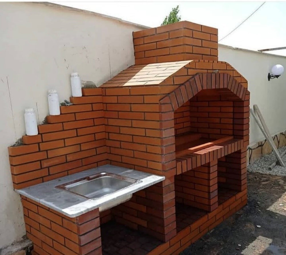 طراحی باربیکیو شومینه‌ ای دوکاره با آجر نسوز