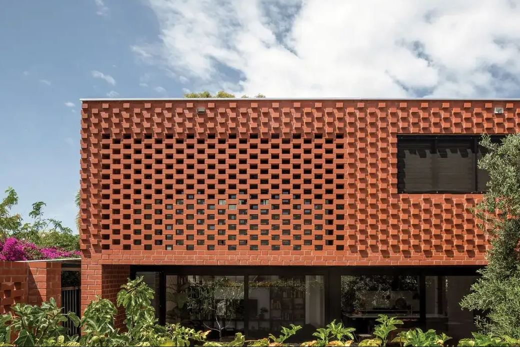 آجر نسوز در دیوار چند طبقه 